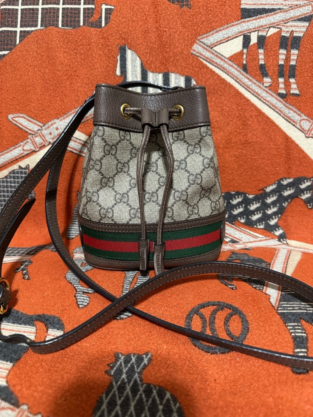 GUCCI ❤️🌟 GG CANVAS MINI BUCKET BAG ⭐️